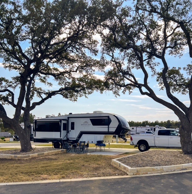 600 Executive Pull-Thru Large