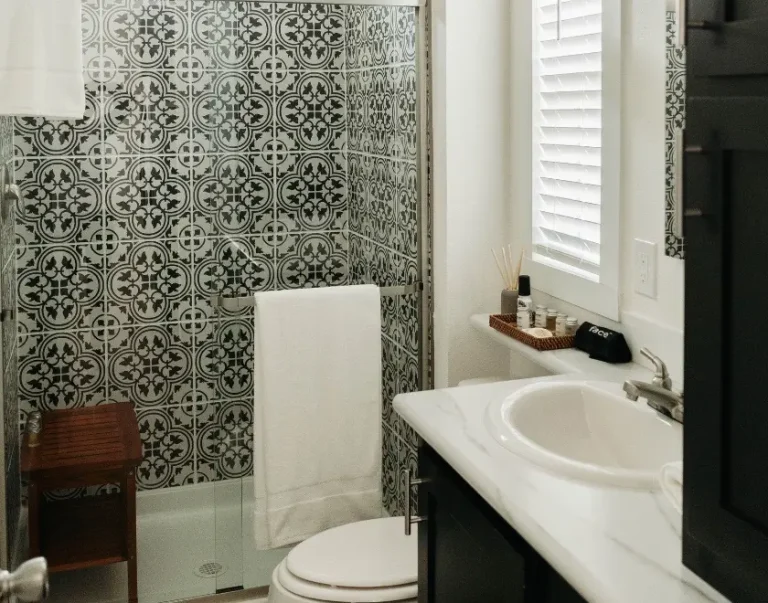 Cabin 1 The Secretariat (5) Large