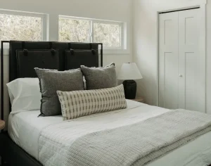 Cabin 1 The Secretariat (6) Large