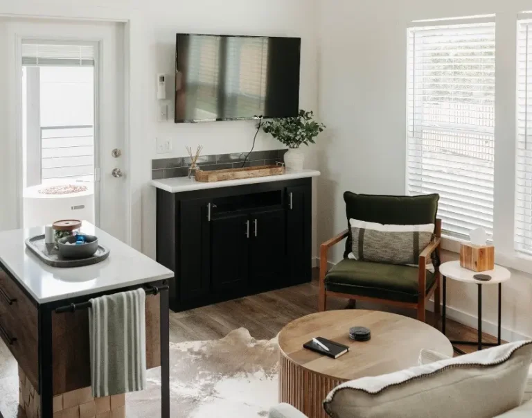 Cabin 1 The Secretariat (7) Large