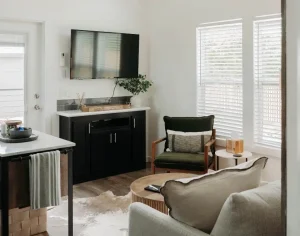 Cabin 1 The Secretariat (8) Large