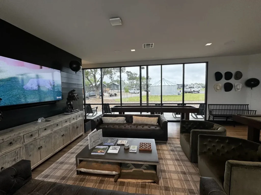 Horseshoe Ridge RV Resort  common entertainment center with tv